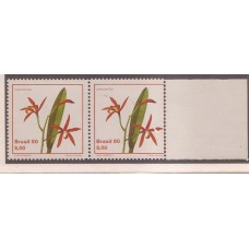 1163-Orquídia Laelia  em par com denteação á direita deslocada