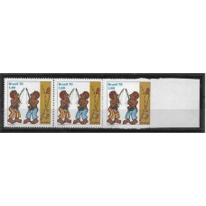 1048-Tira de 5 selos Tocadores de Berimbau, sem denteação na margem direita. Raro.
