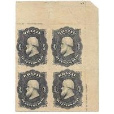 35L-200Rs D.Pedro percê , quadra  em canto de folha com variedade "Orelha", no percê superior, nova sem goma com legenda em 2 selos.