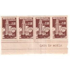 0403-Cinquentenário da Central do Brasil, imagem da estação e de uma locomotiva, tira de 5 com emenda de bobina.